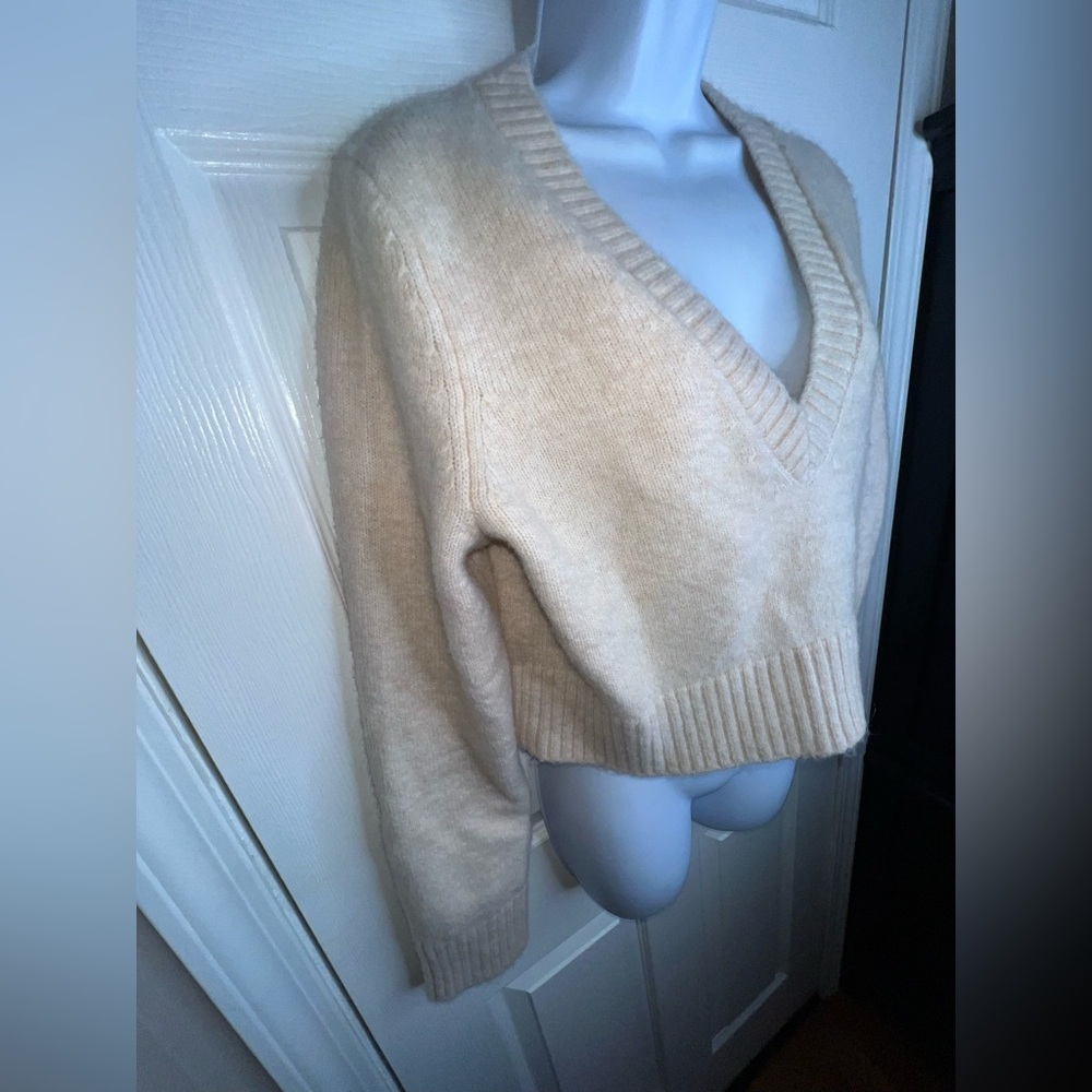 NWT Boden Women’s Medium Fluffy Mohair Wool Cropped Cream VNeck Jumper Sweater M - Picture 13 of 16